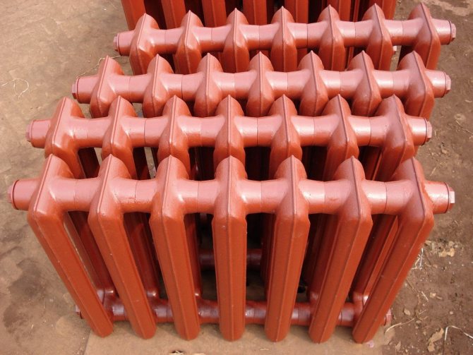 При необходимости чугунные батареи можно покрасить в любой цвет