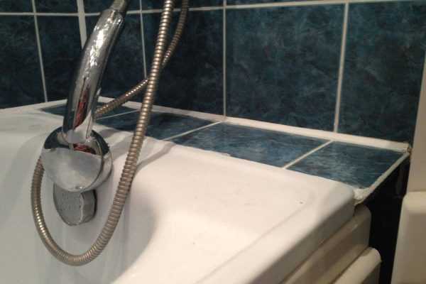 Ванная после нанесения герметика Герметик в ванной