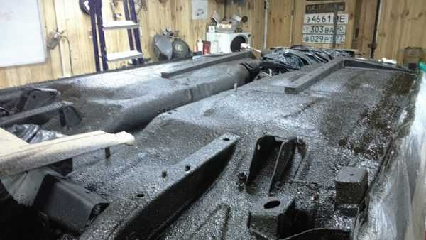 Покрытие днища защитным составом Антигравийная защита днища автомобиля