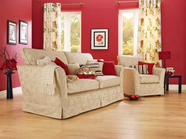 Бежевая мебель и красные стены Сочетание с бежевым