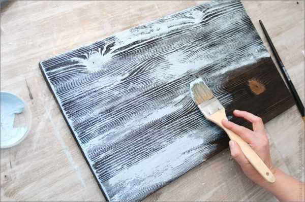 Состаривание краски на дереве