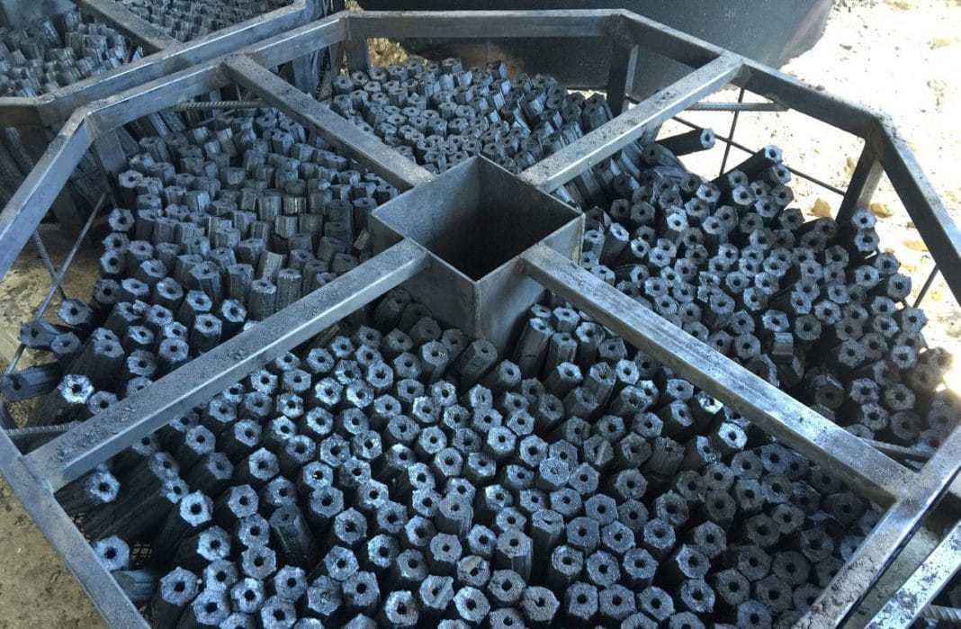 Для изготовления угольных брикетов используют антрацит Брикетирование угля