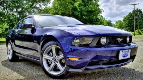 Фиолетовый Ford Mustang HDR