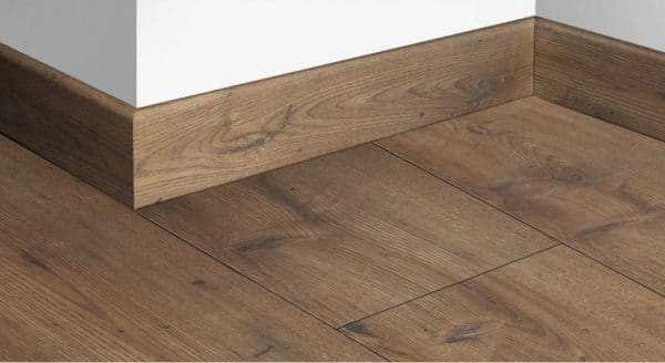 Выбор цвета для плинтуса Плинтус одного оттенка с напольным покрытием