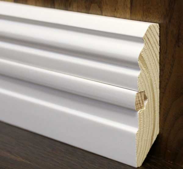 Деревянные галтели Деревянный плинтус белого цвета