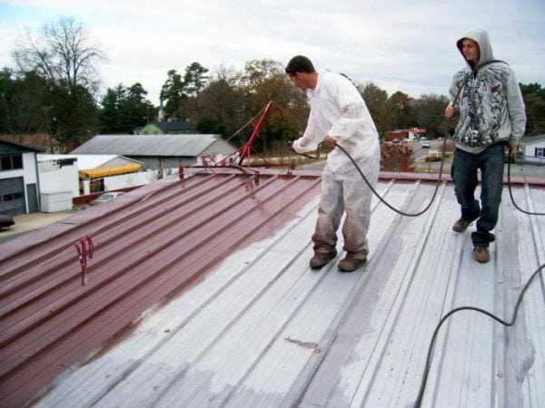 Грунтовка крыши ХС-010 отличает стойкость к агрессивным средам и ультрафиолету