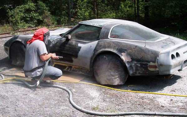 Очистка кузова автомобиля от краски Удаление краски