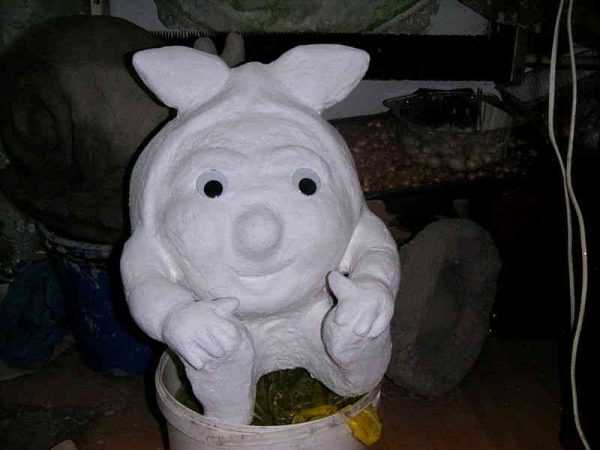 Садовая фигурка колобок из монтажной пены Садовая фигура колобок