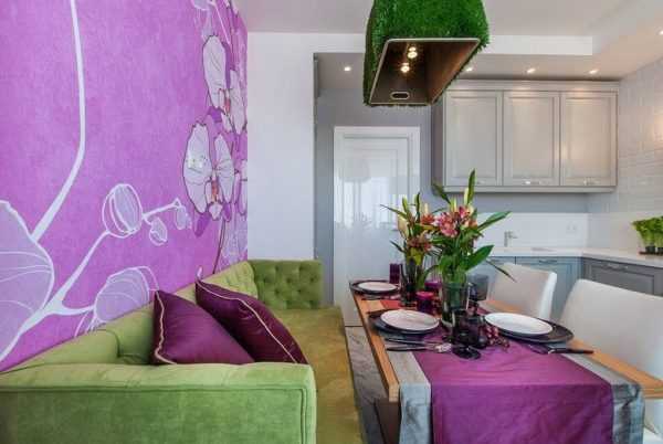 Сочетание салатовых и фиолетовых тонов Фуксиновые скатерть и подушки