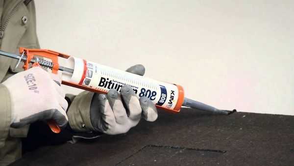 Заделка швов герметиком марки KIM TEC Заделка швов