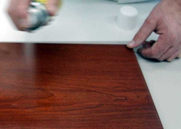 Обработка лаком Лакировка фанеры