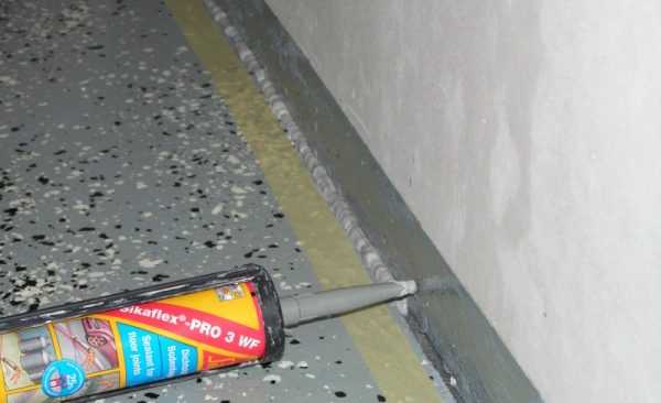 Использование малярного скотча при заполнении шва