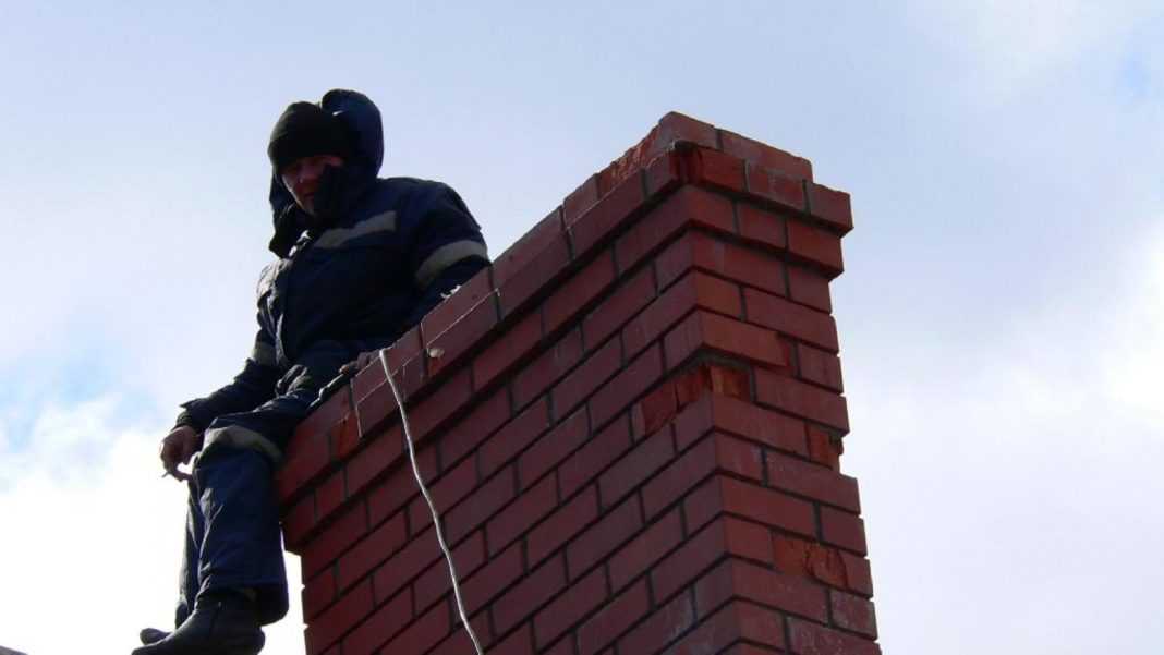 Проверять дымоход нужно 3 раза в год Как проверить дымоход