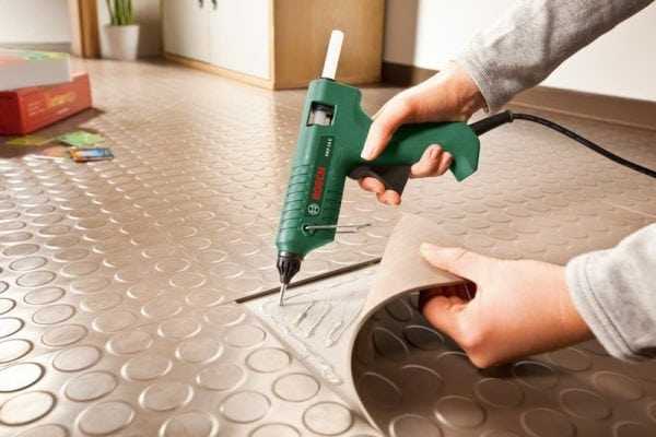 Клеевой пистолет для стыковки линолеума Склеивание напольного покрытия клеевым пистолетом