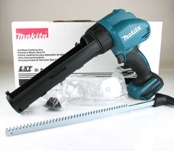 Пистолет аккумуляторный Makita DCG180Z Комплектация устройства для нанесения герметика