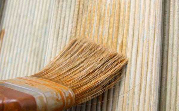 Покраска бруса кисточкой Красим брус кисточкой