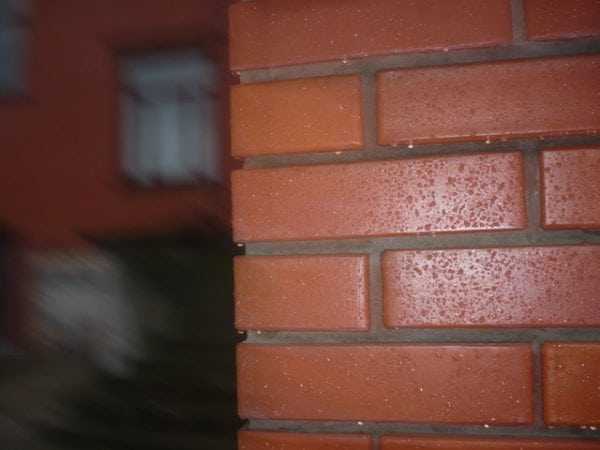 Фасадный лак Кирпичная стена покрытая лаком