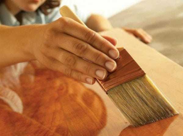 Свойства лака ПФ-283 Лак ПФ-283 образует прочное глянцевое покрытие