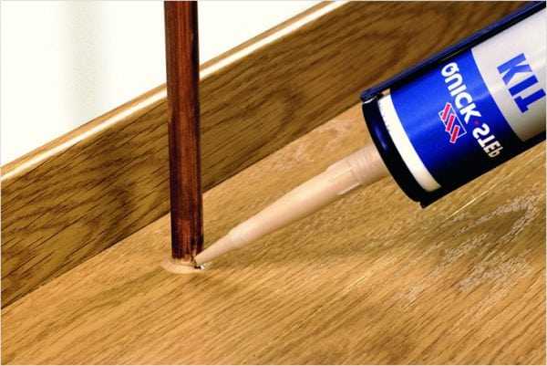 Обрабатываем швы ламината герметиком Обработка щелей и швов