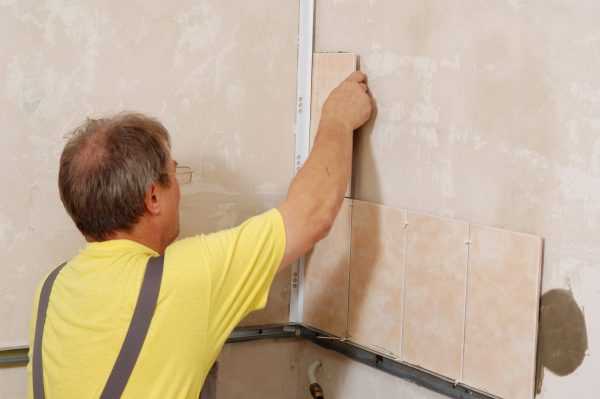 Укладка плитки на кухне Минусом является трудоемкость монтажа