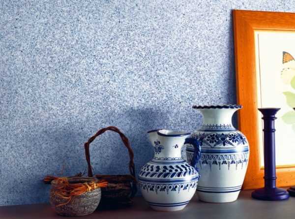 Стена покрашенная мультиколорным составом Мультиколорные мозаичные краски