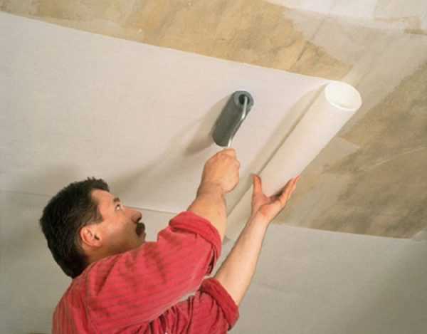 Поклейка стеклообоев Наклейка стеклообоев на потолок