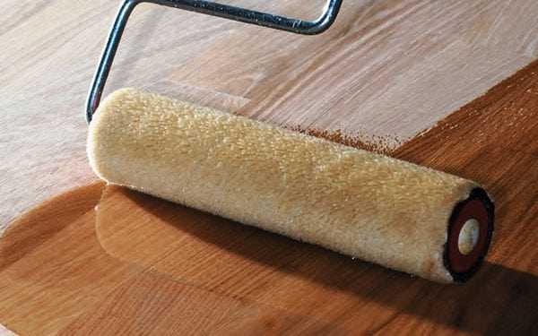 Лакирование пола Нанесение лакового покрытия на пол