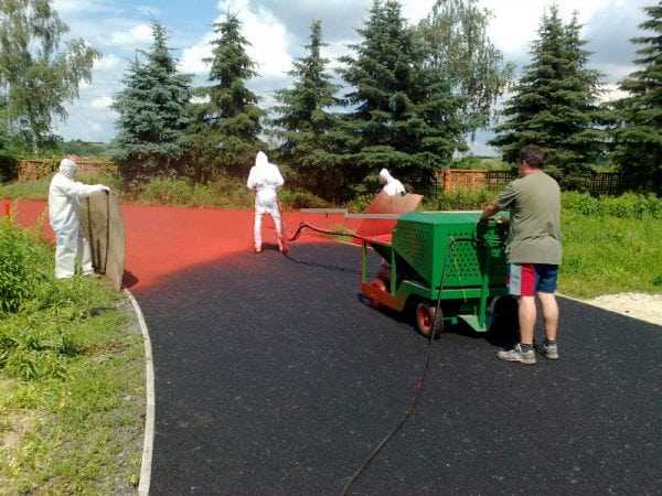 Напыление резины на дорогу Оборудование для напыления резины