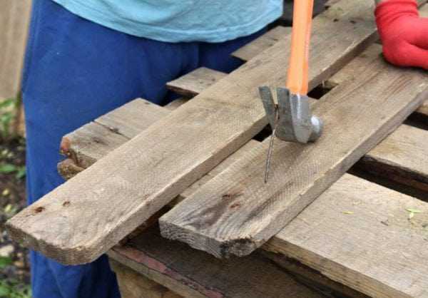 Старые доски приводим в порядок Занимаемся обработкой старых досок