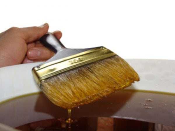 Отработка для пропитки древесины Кисточкой наносим на древесину масло