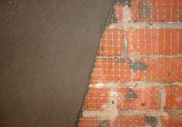 Использование армирования предотвратит трещины Армирующая сетка на кирпичной стене