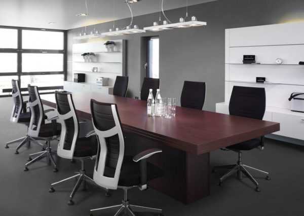 Отделка стеклообоями в офисе Стеклообои часто используются для отделки офисных помещений