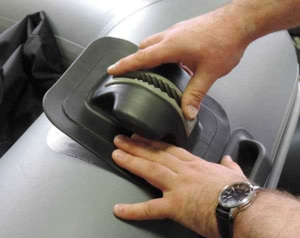 Поклейка уключин Переклеивание уключин на лодку