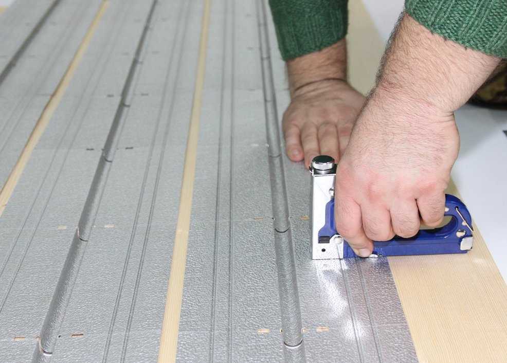 Монтаж пластин для теплого пола Пластины для теплого пола