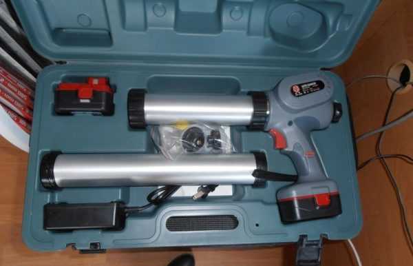 Аккумуляторный пистолет в упаковке Аккумуляторный пистолет