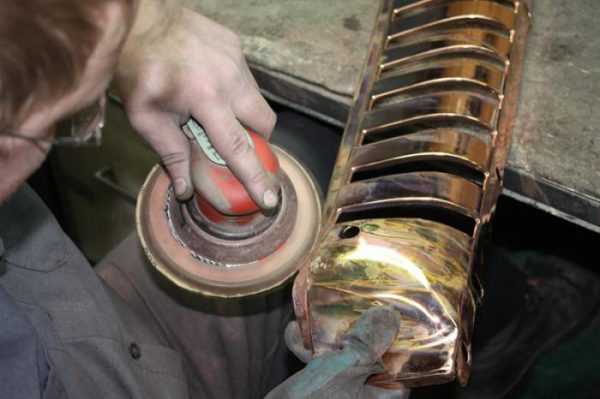 Обработка детали шлифмашинкой Подготовка деталей для хромирования