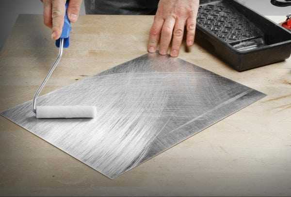 Обезжиривание металлической пластины Подготовка металлической поверхности под нанесение лака ПФ-170