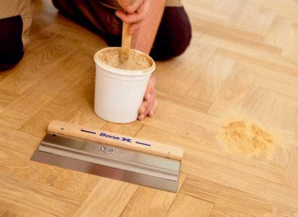 Размешиваем шпаклевку Подготовка шпаклевки к нанесению