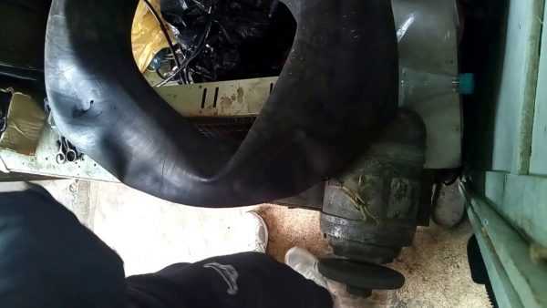 Поврежденная камера Поиск места прокола