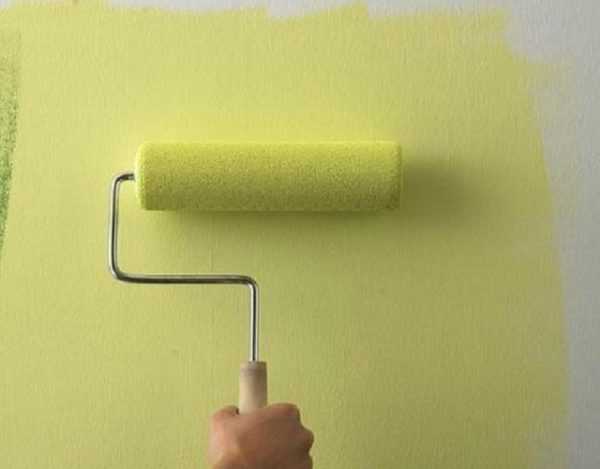 Покраска стекловолоконного полотна Нанесение краски непосредственно на наклеенный материал