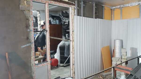 Стены в покрасочной камере Покрасочная камера из сэндвич панелей