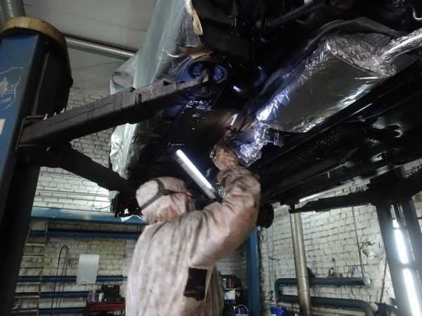 Защита выхлопной системы при обработке антикором Покрытие днища антикоррозионным средством