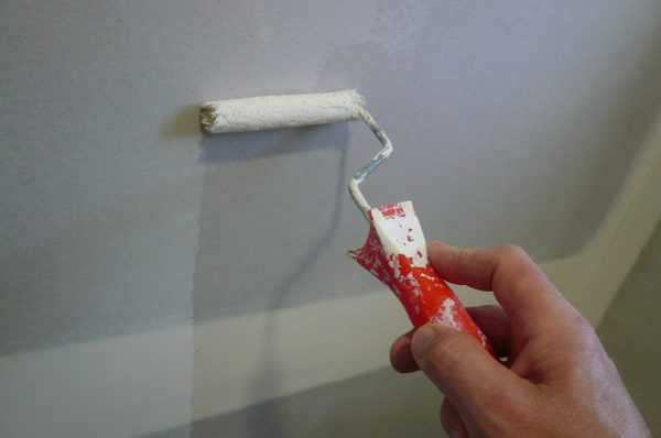 Покрытие стен самодельным составом Предварительное грунтование поверхности уменьшает расход краски