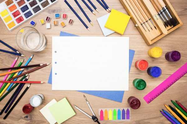 Рабочий стол художника Принадлежности для рисования