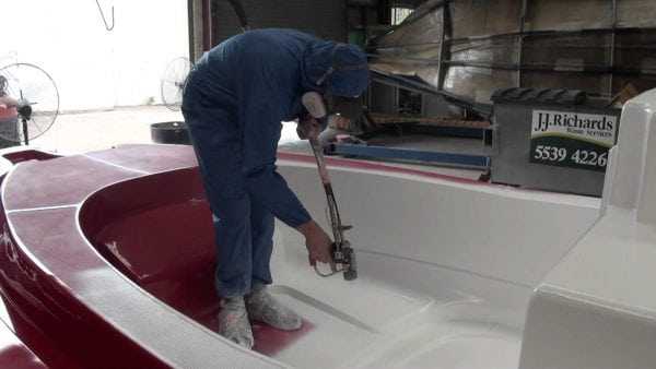 Меры безопасности при покраске При работе с гелькоутом нужно использовать средства индивидуальной защиты