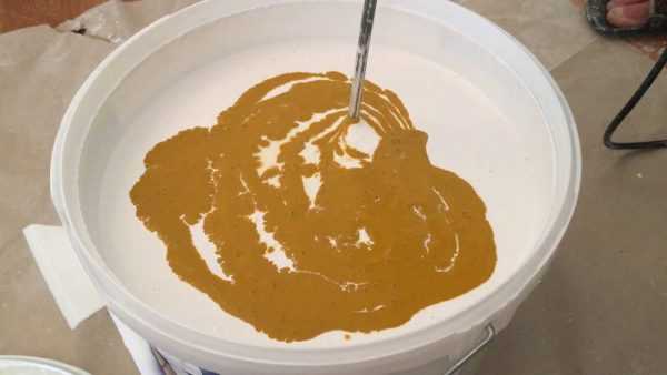 Колеровка краски Размешивание красителя в водоэмульсионной краске