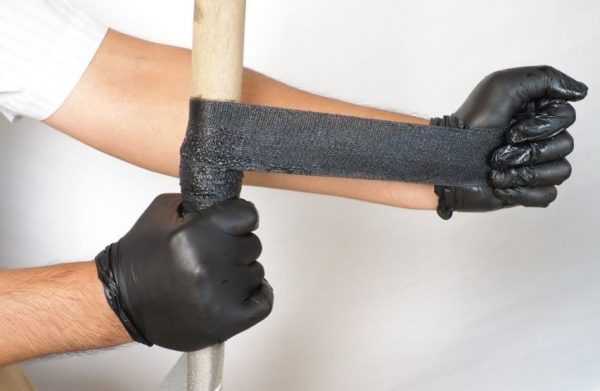 Использование стеклоленты Ремонт трубы эпоксидной смолой и стеклолентой