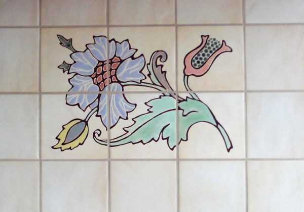 Роспись кафеля Рисунок на поврежденной плитке