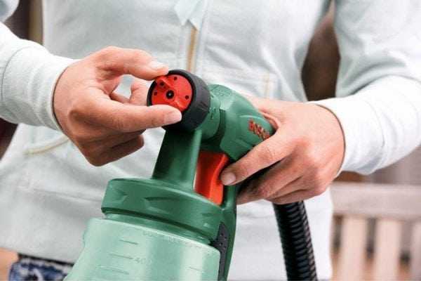 Преимущества ручного краскопульта Простота работы с ручным краскопультом