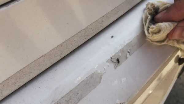 Очистка поверхности Следы от клея лучше удалить пока они свежие